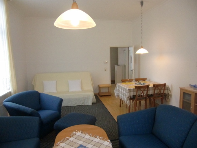 Bild: Wohnzimmer mit Schlafcouch